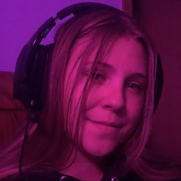 Meet your Posher, Paige - Picture 1 of 1